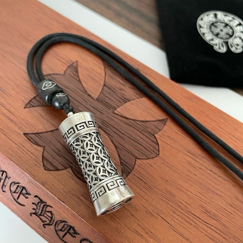 Ch*0me He**ts necklaces